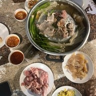 เก้าอี้ไม้ หมูกระทะ บางแสน