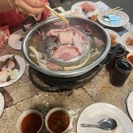 เก้าอี้ไม้ หมูกระทะ บางแสน
