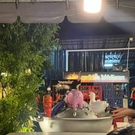 เก้าอี้ไม้ หมูกระทะ บางแสน