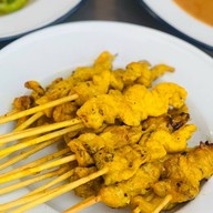 ก๋วยเตี๋ยวไก่ฉีกต้มยำรสมะนาว เซเว่นเจริญพัฒนา(ตรงข้ามบริษัทฟังก์ชัน/เอื้อรามอินทรา 117)