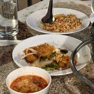 เก้าอี้ไม้ หมูกระทะ บางแสน
