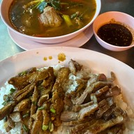 คอหมูย่างหน้าวิลล่า