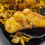 ครัวแสงทอง ซีฟู้ด ปากซอยเอกชัย18