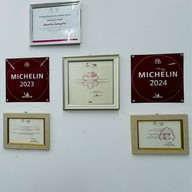 คอหมูย่างหน้าวิลล่า