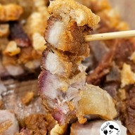 เมนูของร้าน คุณชายหมูกรอบ คุณชายหมูกรอบ