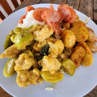 เมนูของร้าน ข้าวแกงเพชรบุรี แม่จัน
