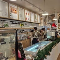 บรรยากาศ The Flask Cafe' By Air Orchids