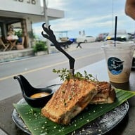 อีกา EKAA Breakfast บางแสน