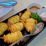 Moakmai Cafe & Restaurant