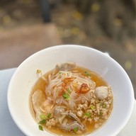 เมนูของร้าน บัวไหลก๋วยเตี๋ยวต้มยำ