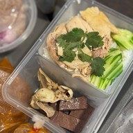 ครัววังทอง ข้าวแกง ตามสั่ง อาหารจานด่วน บางแก้ว