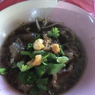 ก๋วยเตี๋ยวเรือศรีสามพราน byน้าปู สาขาสนามจันทร์ นครปฐมหลัง รร.รอเวอร์