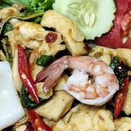 HAPPY TO DO • ข้าวกะเพรา-ไข่ข้น มิโดริซูชิ