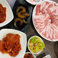 Seoul Korean BBQ Restaurant 서울 (โซลบาบีคิว บ.โคบราเทอร์) -