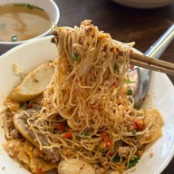ฉินโภชนา ก๋วยเตี๋ยวหมูต้มยำ สูตรโบราณ โชคชัย 4