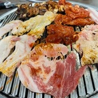 Seoul Korean BBQ Restaurant 서울 (โซลบาบีคิว บ.โคบราเทอร์) -