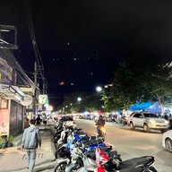 ถนนคนเดินหลังมอ มช.