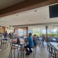บรรยากาศ ก๋วยเตี๋ยวเส้นปลา เกี๊ยวปลา เจ๊จิ๋ม