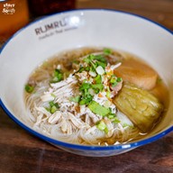 รุ่มรวยก๋วยเตี๋ยวไก่ หาดใหญ่วิลเลจ