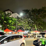 ถนนคนเดินหลังมอ มช.