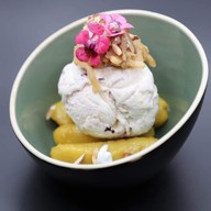 September cafe & bistro .