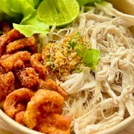 หมี่ไก่ฉีก หมี่คลุกซอสโบราณ สาขา1 by oilzii