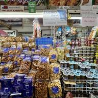ดำรงค์ ไส้อั่ว หมูทอด น้ำพริกหนุ่ม กาดหลวง เชียงใหม่