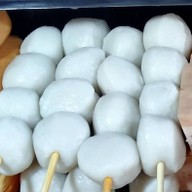ลูกชิ้นปิ้งโต้รุ่งบังยาซูนี ตลาดสดผังเมือง4