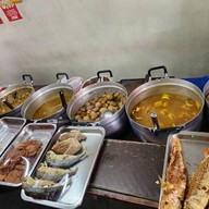 บรรยากาศ เดียวดาย อาหารปักษ์ใต้ คอลแลคชั่น แอน เฮ้าส์(ลาซาล)