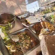 ข้าวแกงยายแดง