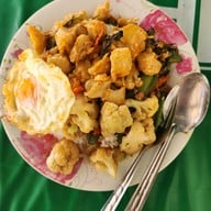 ข้าวแกงยายแดง