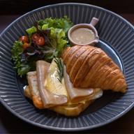 Hanuman Boutique Stay & Eatery