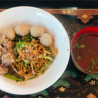 ก๋วยเตี๋ยวชามเด็ด ลำพูน