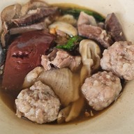 ต้องมนต์มันไก่,Hainanese chicken สุโขทัย