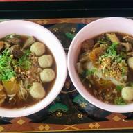 ก๋วยเตี๋ยวชามเด็ด ลำพูน