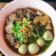 ก๋วยเตี๋ยวชามเด็ด ลำพูน