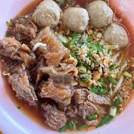 ก๋วยเตี๋ยวชามเด็ด ลำพูน