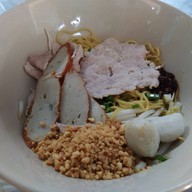 ก๋วยเตี๋ยวหมูบ้านบึง เจ้าเก่าโอเค ชุนฮ้อ