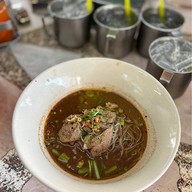 เมนูของร้าน ก๋วยเตี๋ยวเรืออยุธยา ต.รุ่งเรือง รสเด็ด  1
