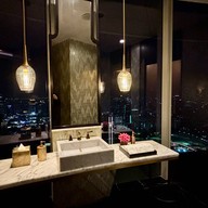 Bull & Bear Waldorf Astoria Bangkok