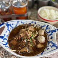 เมนูของร้าน ก๋วยเตี๋ยวเรืออยุธยา ต.รุ่งเรือง รสเด็ด  1