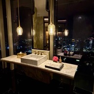 Bull & Bear Waldorf Astoria Bangkok