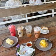 เมนูของร้าน Montreux Cafe & Farm