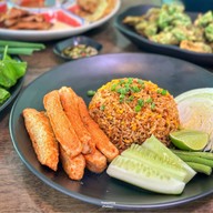 ผัดไทยเสวย สุคนธสวัสดิ์ ซอย 8