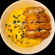HAPPY TO DO • ข้าวกะเพรา-ไข่ข้น มิโดริซูชิ