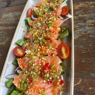 เมนูของร้าน ยำโหด โคตรแซ่บ...ซี๊ด ลาดกระบัง