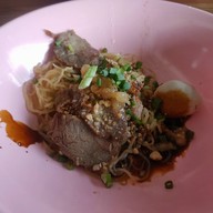 ร้านก๋วยเตี๋ยวกำนันเปี๊ยก ปทุมสายใน