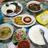 เมนูของร้าน ก๋วยเตี๋ยวเรือ อโยธยา นายท่าเรือ