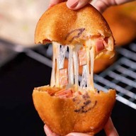 พิซซ่าทอดnaya