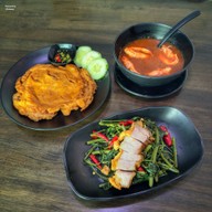 ผัดไทยเสวย สุคนธสวัสดิ์ ซอย 8